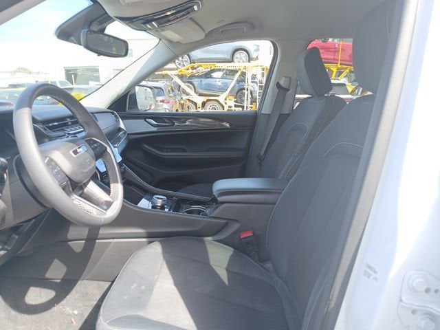 2023 Jeep Grand Cherokee L Laredo 4x2