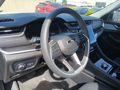 2023 Jeep Grand Cherokee L Laredo 4x2