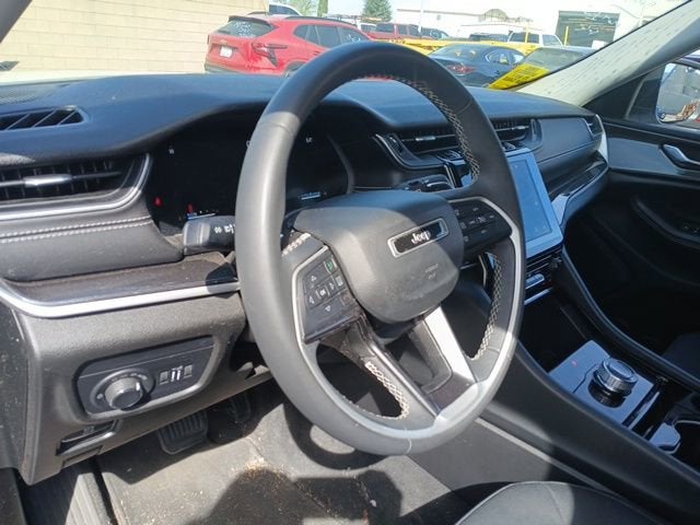 2023 Jeep Grand Cherokee L Laredo 4x2