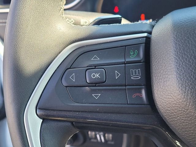 2023 Jeep Grand Cherokee L Laredo 4x2