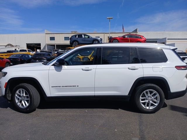 2023 Jeep Grand Cherokee L Laredo 4x2