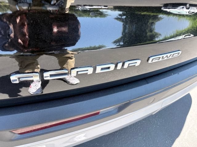 2024 GMC Acadia Elevation