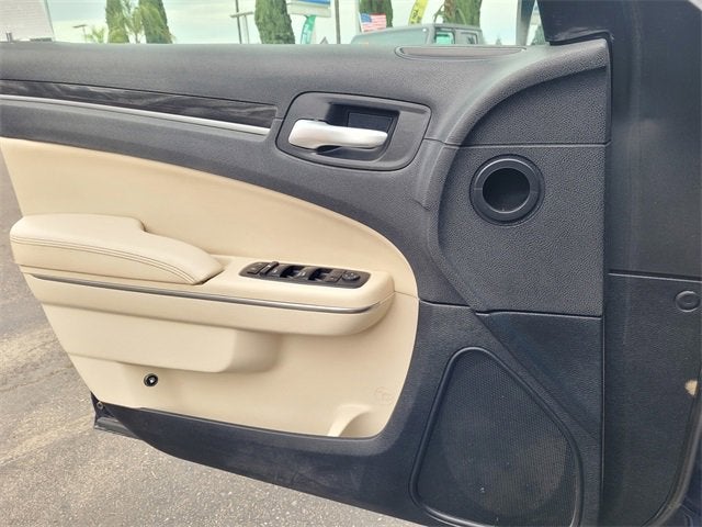 2017 Chrysler 300 Limited