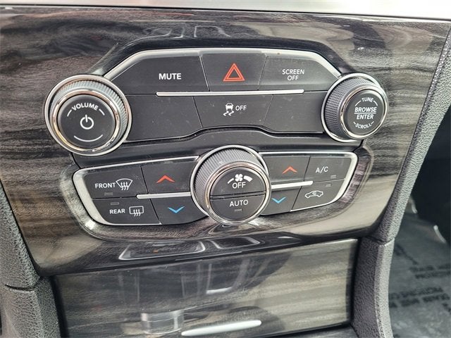 2017 Chrysler 300 Limited