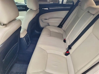 2017 Chrysler 300 Limited