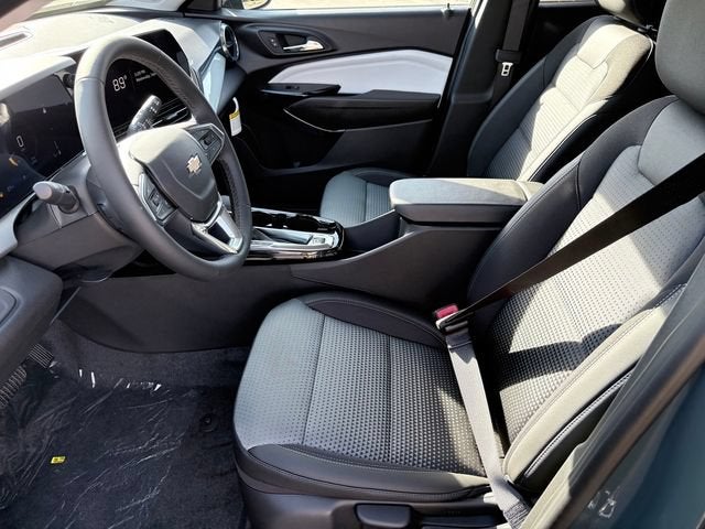 2026 Chevrolet Trax LT - Photo 8