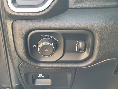 2024 RAM 1500 Laramie Crew Cab 4x2 5'7' Box