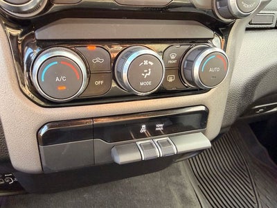 2020 RAM 1500 Big Horn Crew Cab 4x4 5'7' Box