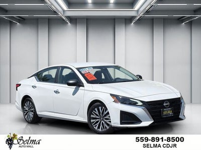 2025 Nissan Altima SV FWD