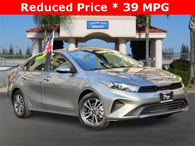 2023 Kia Forte LXS tech