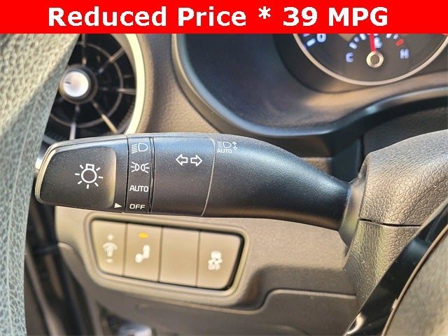 2023 Kia Forte LXS tech