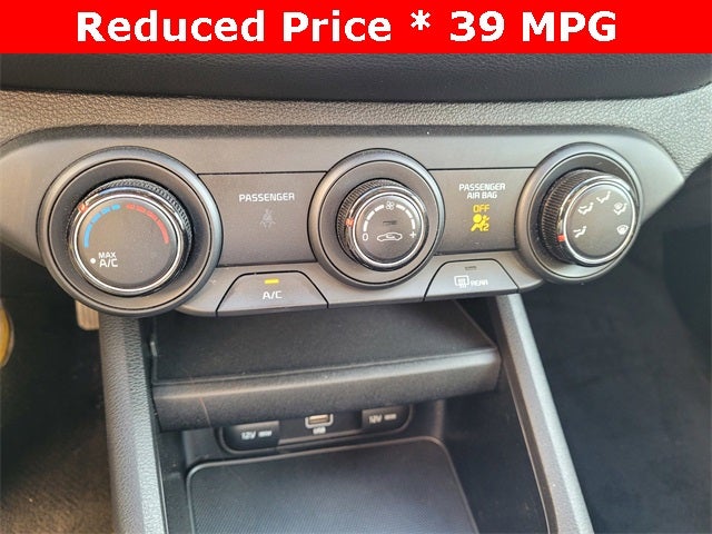 2023 Kia Forte LXS tech