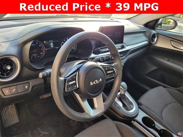2023 Kia Forte LXS tech