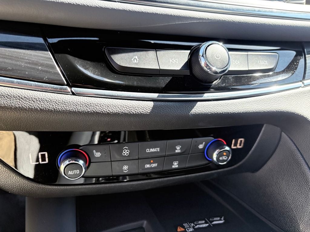 2024 Buick Enclave Essence