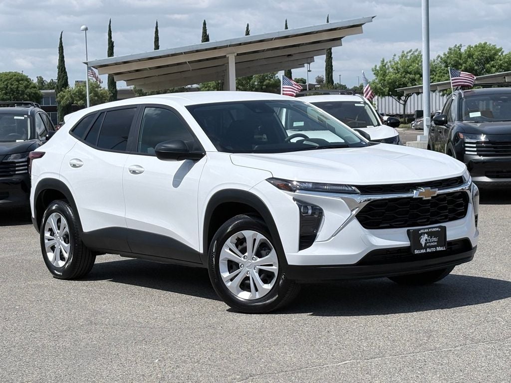 2025 Chevrolet Trax LS
