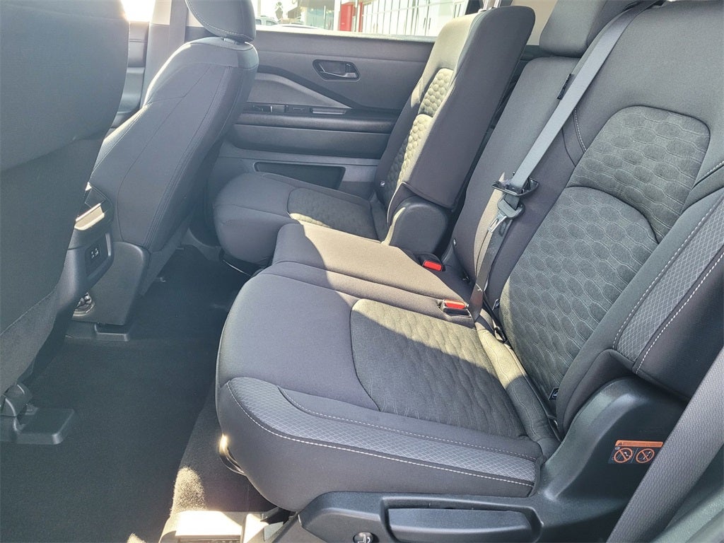 2024 Nissan Pathfinder S