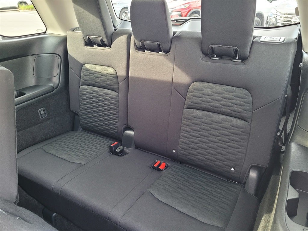 2025 Nissan Pathfinder S