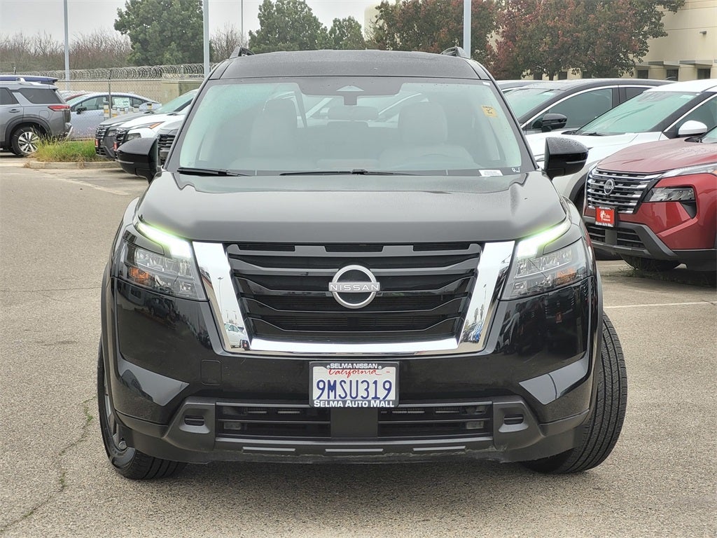 2024 Nissan Pathfinder SV