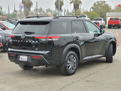 2024 Nissan Pathfinder SV