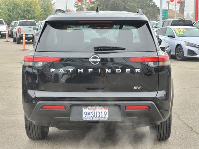 2024 Nissan Pathfinder SV