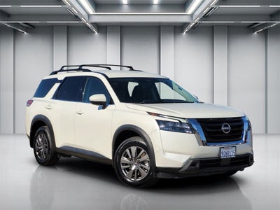 2023 Nissan Pathfinder SV