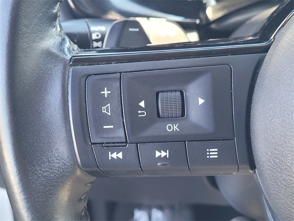 2023 Nissan Pathfinder SV