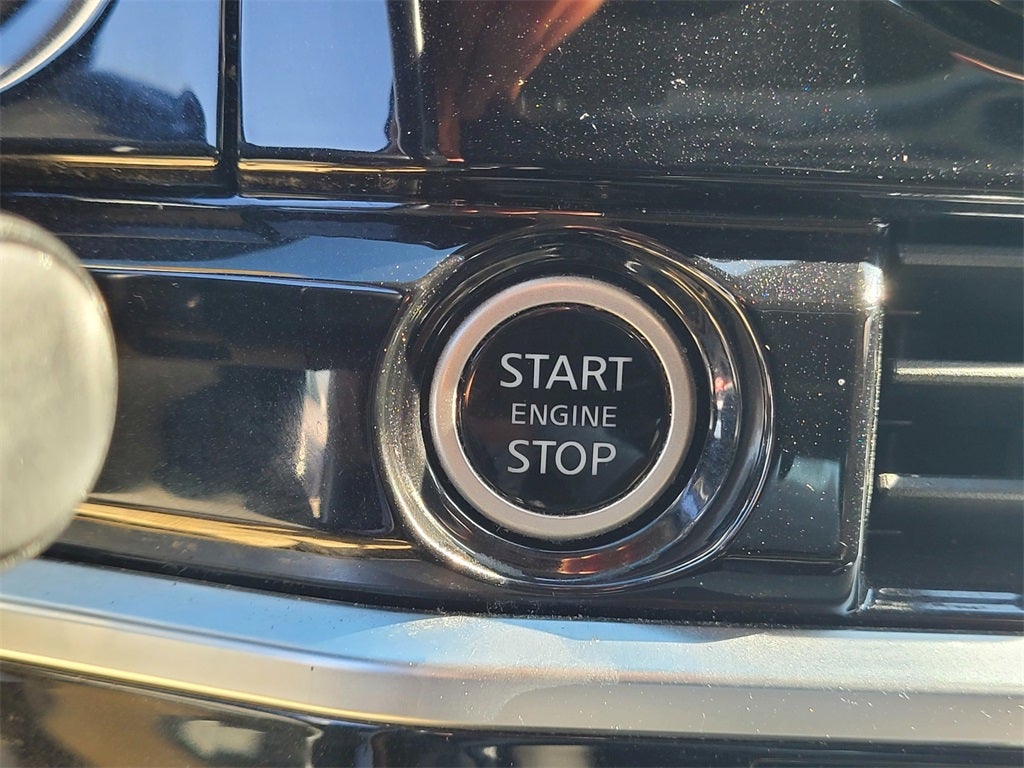 2023 Nissan Pathfinder SV