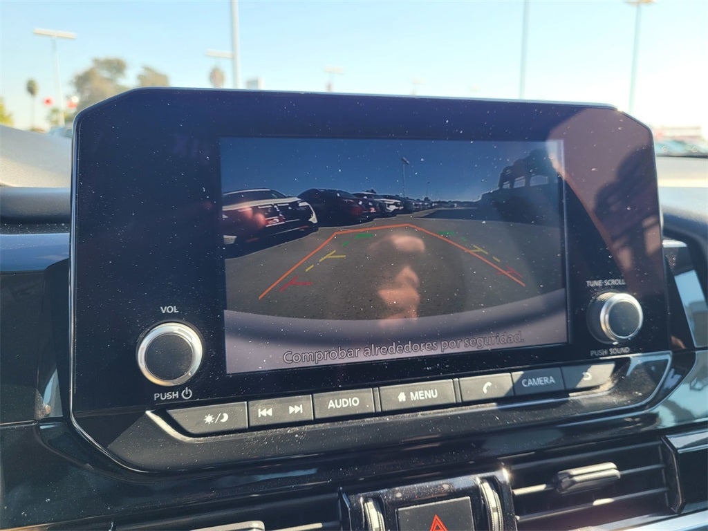 2023 Nissan Pathfinder SV