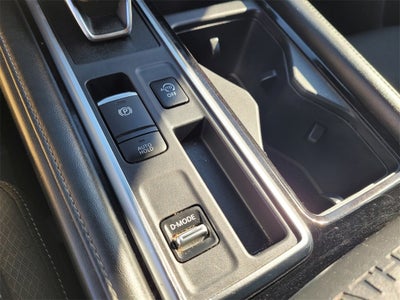 2023 Nissan Pathfinder SV