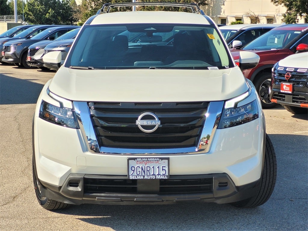 2023 Nissan Pathfinder SV
