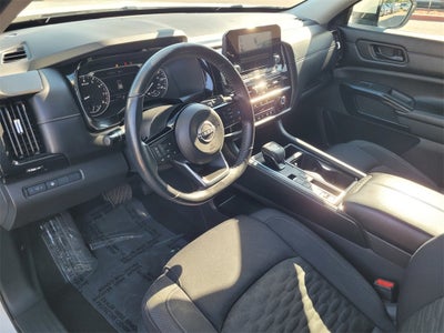 2023 Nissan Pathfinder SV