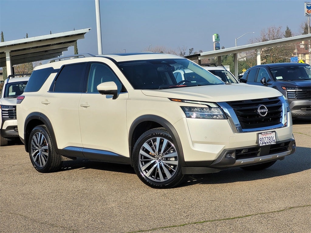 2022 Nissan Pathfinder Platinum