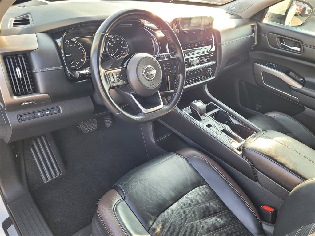 2022 Nissan Pathfinder Platinum