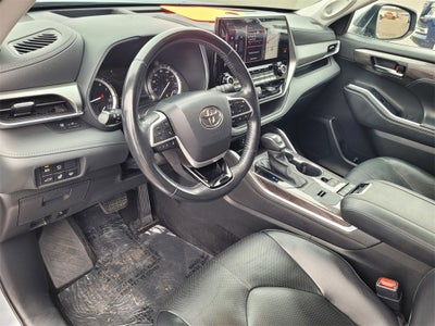 2022 Toyota Highlander Platinum